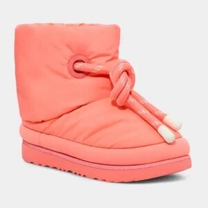 UGG Kid’s Classic Maxi Short Sweetheart Boots